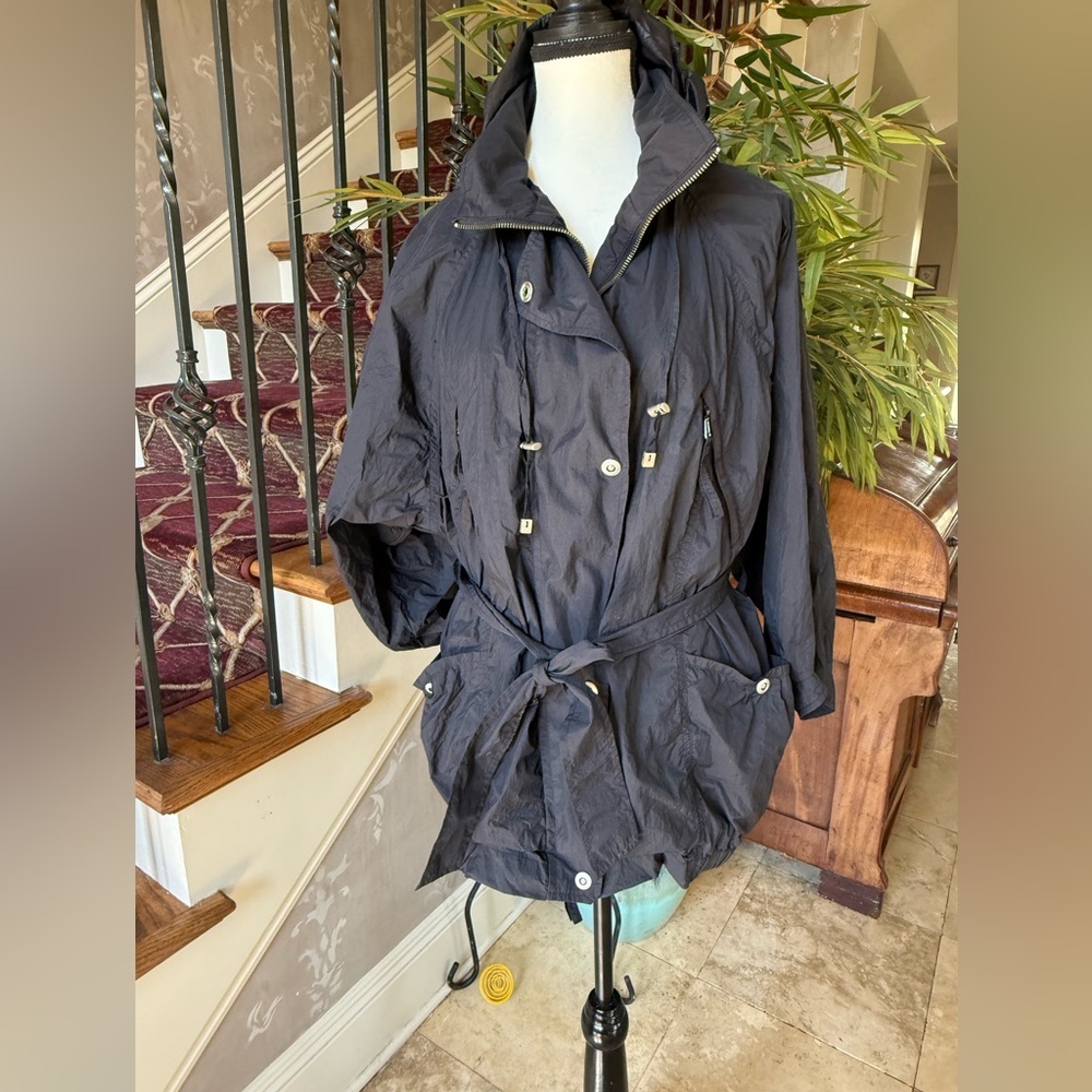 COLE HAAN ladies, packable, black rain, jacket size medium excellent condition - Picture 4 of 13
